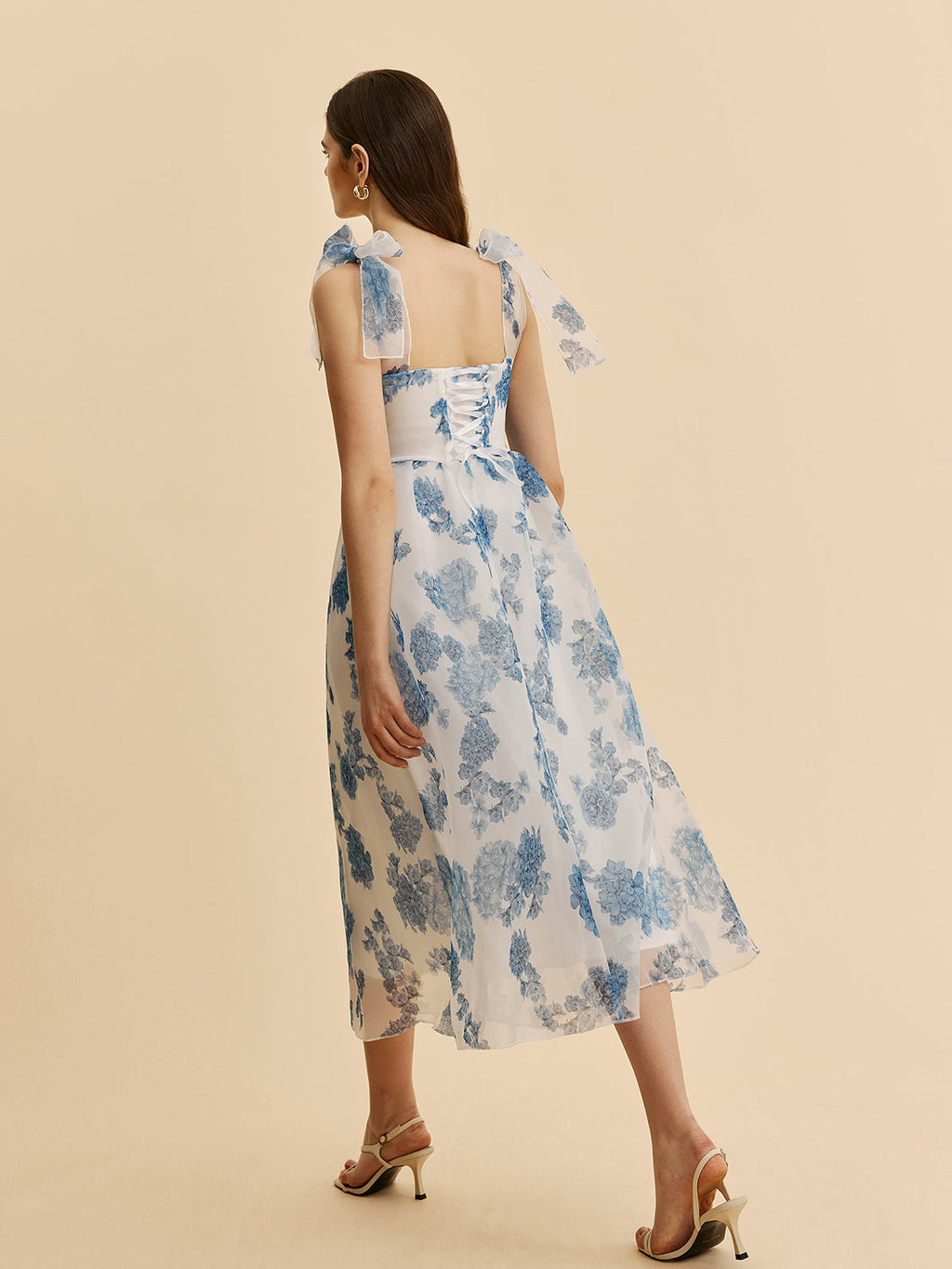 Çekici Çiçekli Kemer Detaylı Elbise