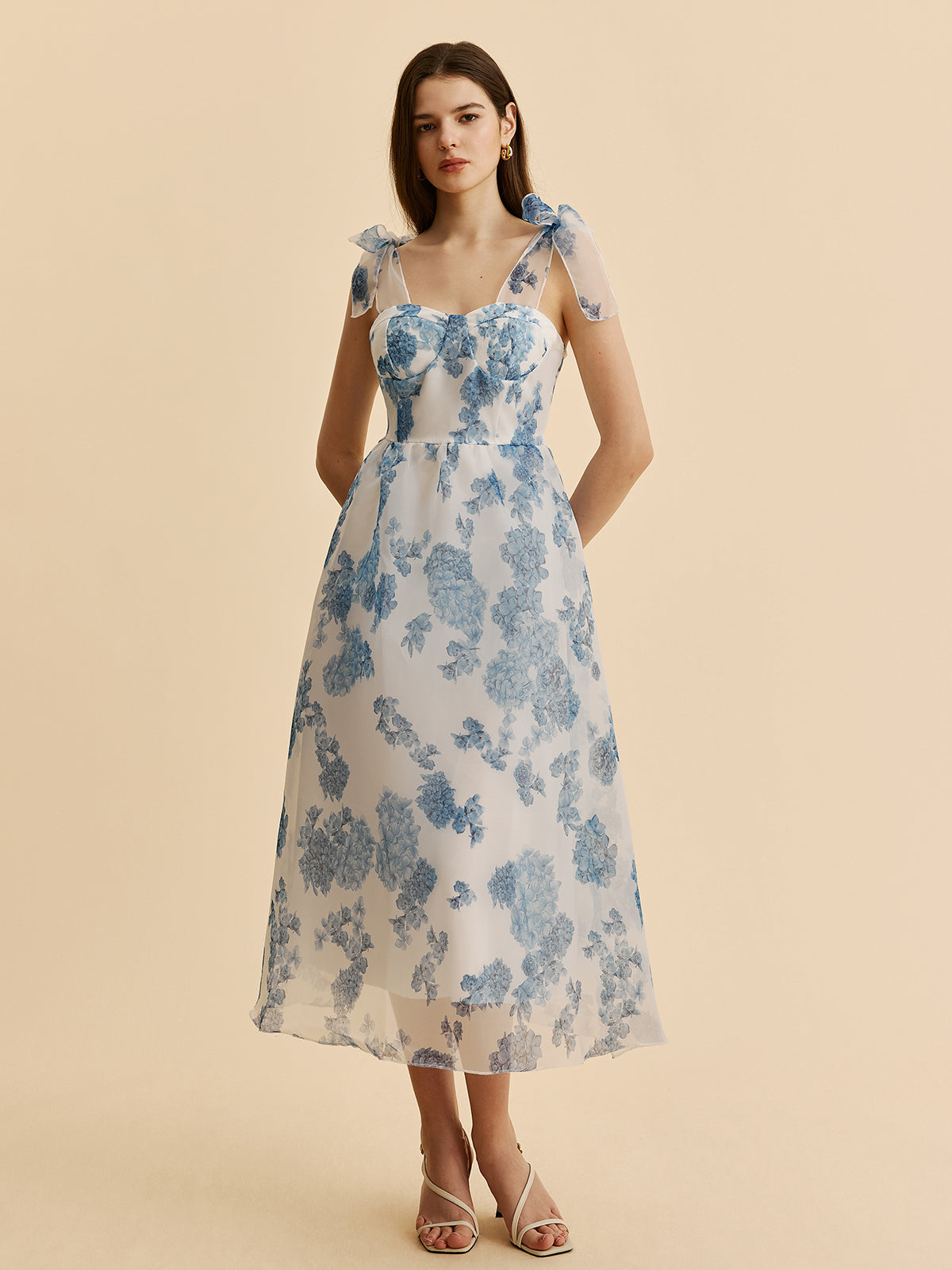 Çekici Çiçekli Kemer Detaylı Elbise