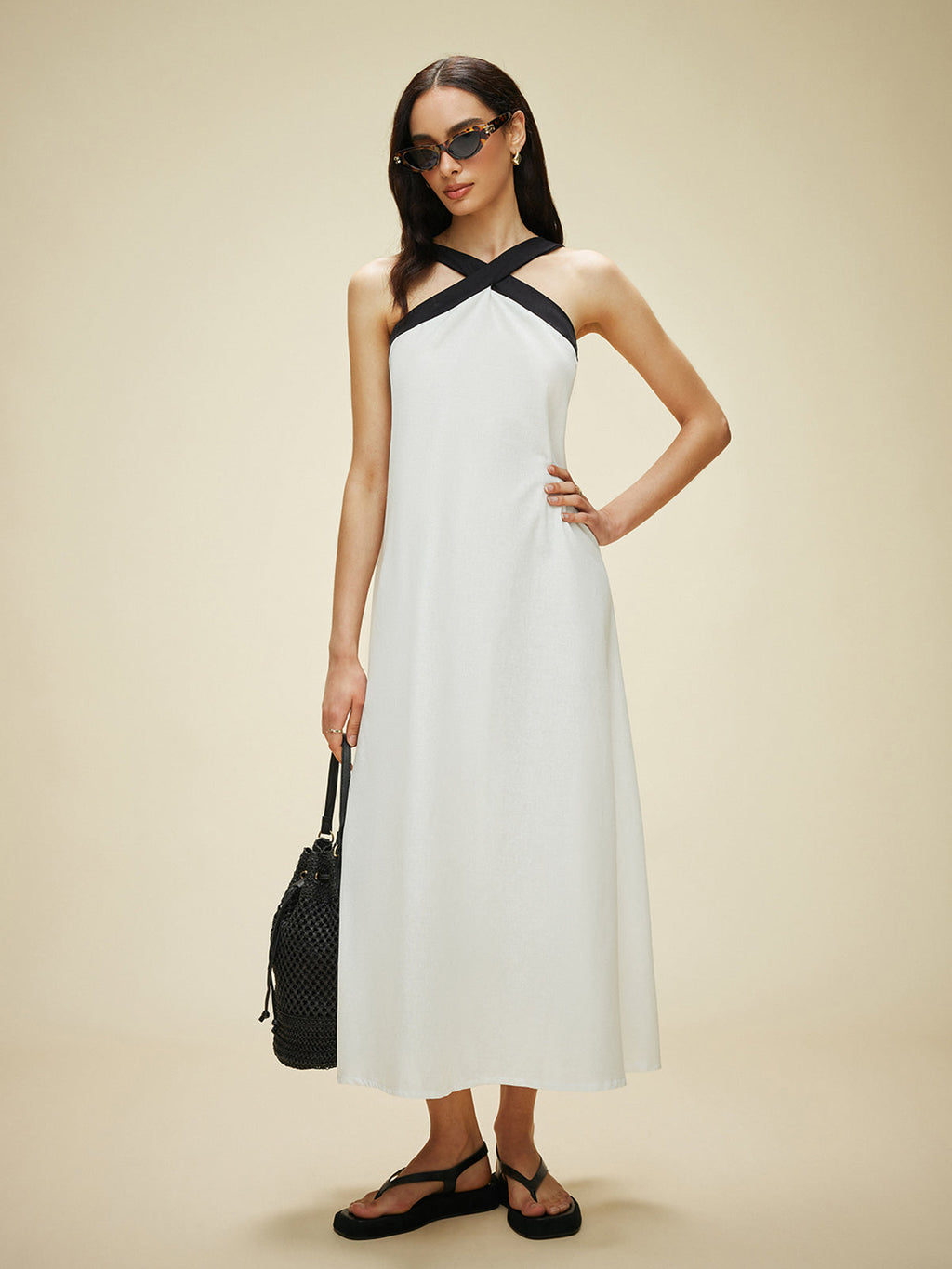 Şık Sırtı Açık Halter Elbise - Yarı Şeffaf Pamuk ve Keten Karışımı