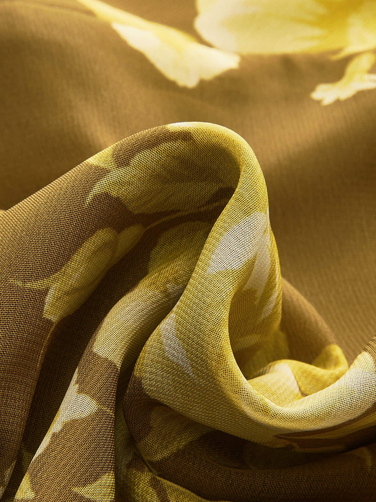 Çekici Çiçek Desenli Volanlı Etek Arkadan Bağlamalı Askılı Elbise