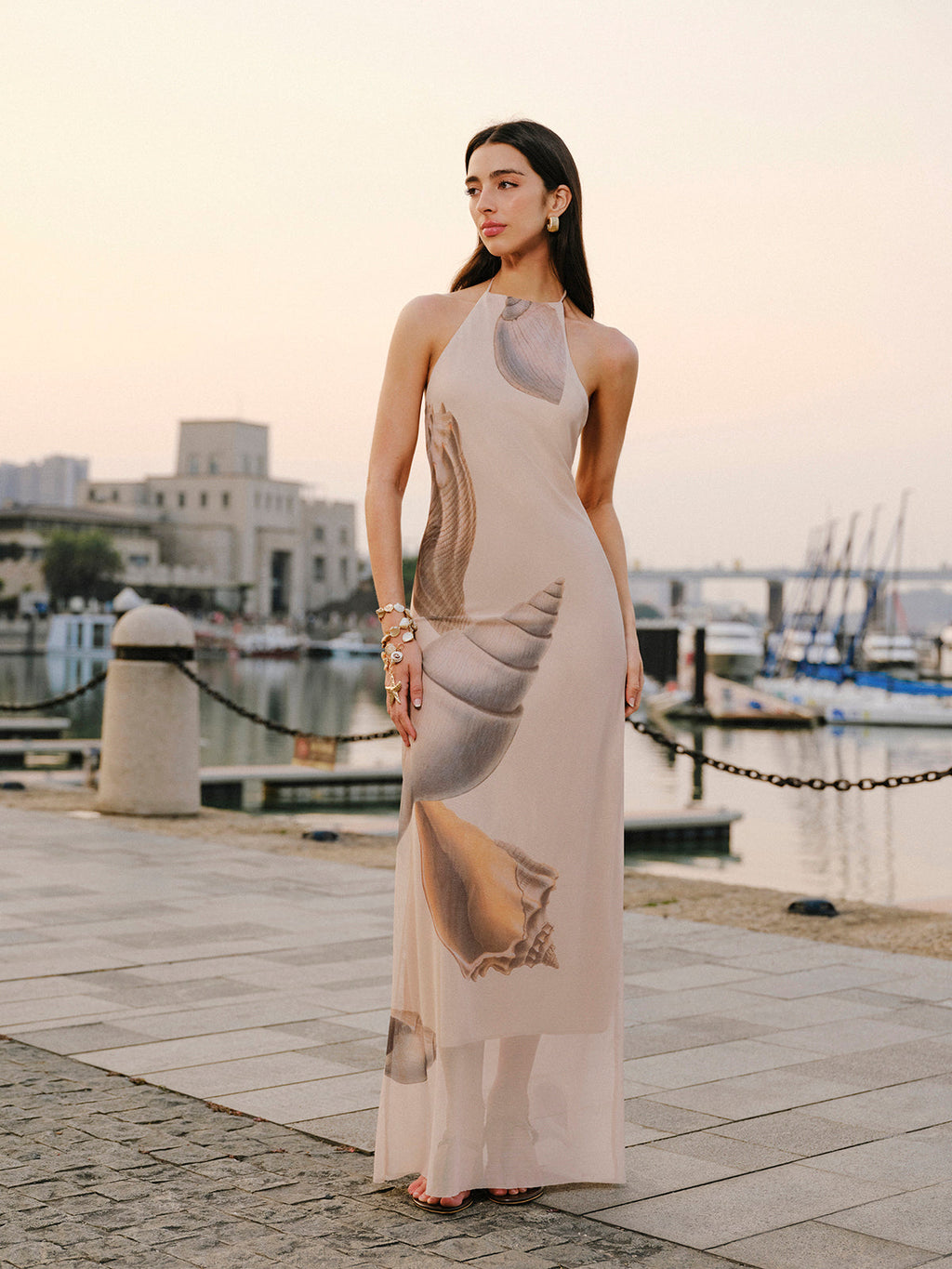 Şık Sırt Açık Halter Yaka File Elbise