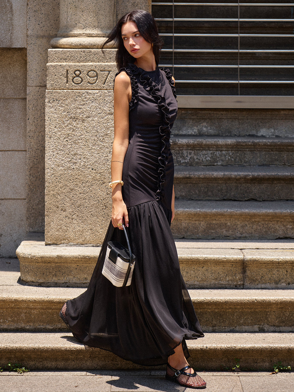 Volan Detaylı Sıklaştırmalı Maxi Elbise