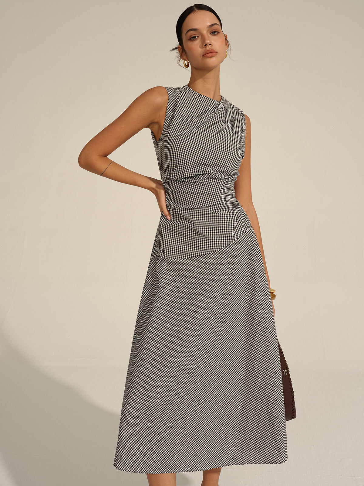 Düz Gömlek Yaka Yırtmaçlı Gingham Midi Elbise