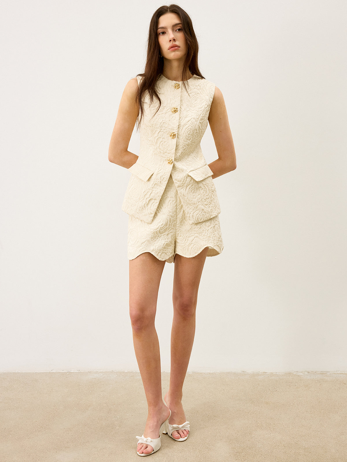 Metal Dekorlu Yün Karışımlı Dokulu Jakarlı Şort