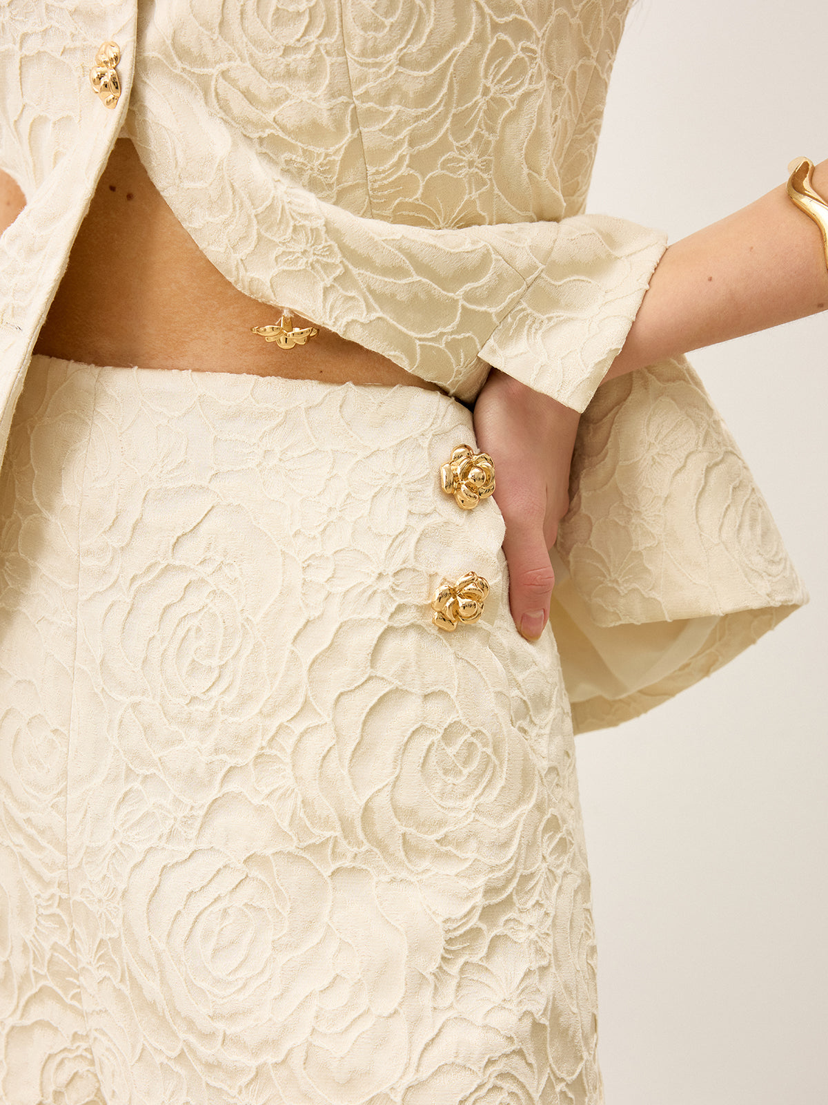 Metal Dekorlu Yün Karışımlı Dokulu Jakarlı Şort