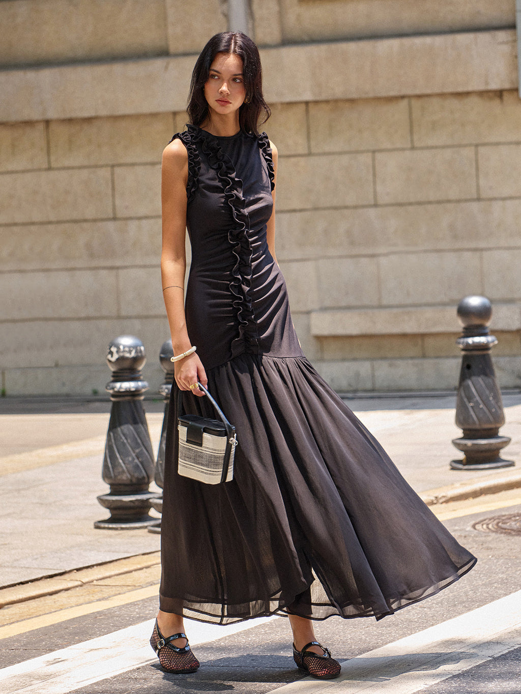 Volan Detaylı Sıklaştırmalı Maxi Elbise