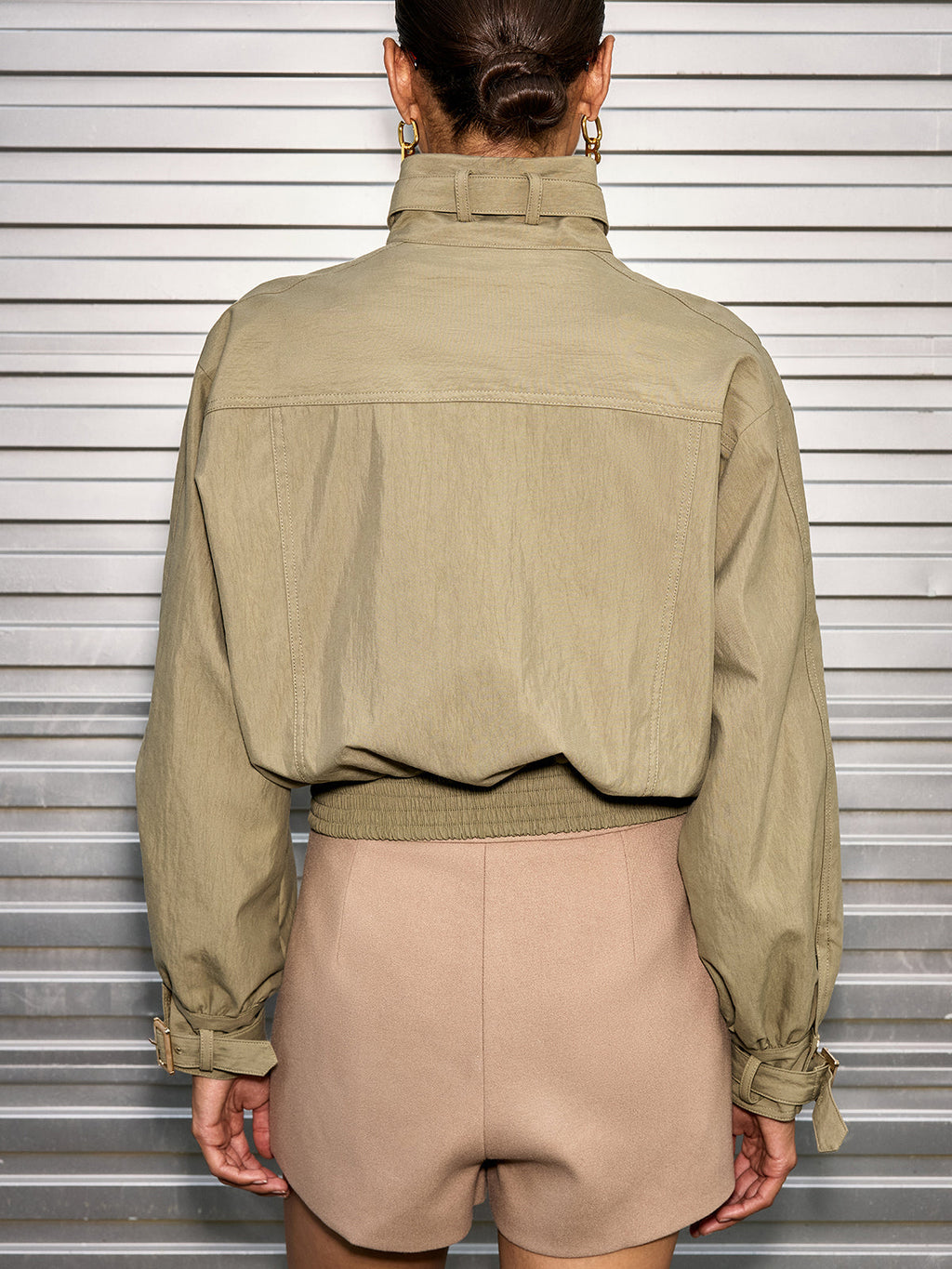 Kemerli Yaka Detaylı Pamuk Karışımlı Kısa Ceket