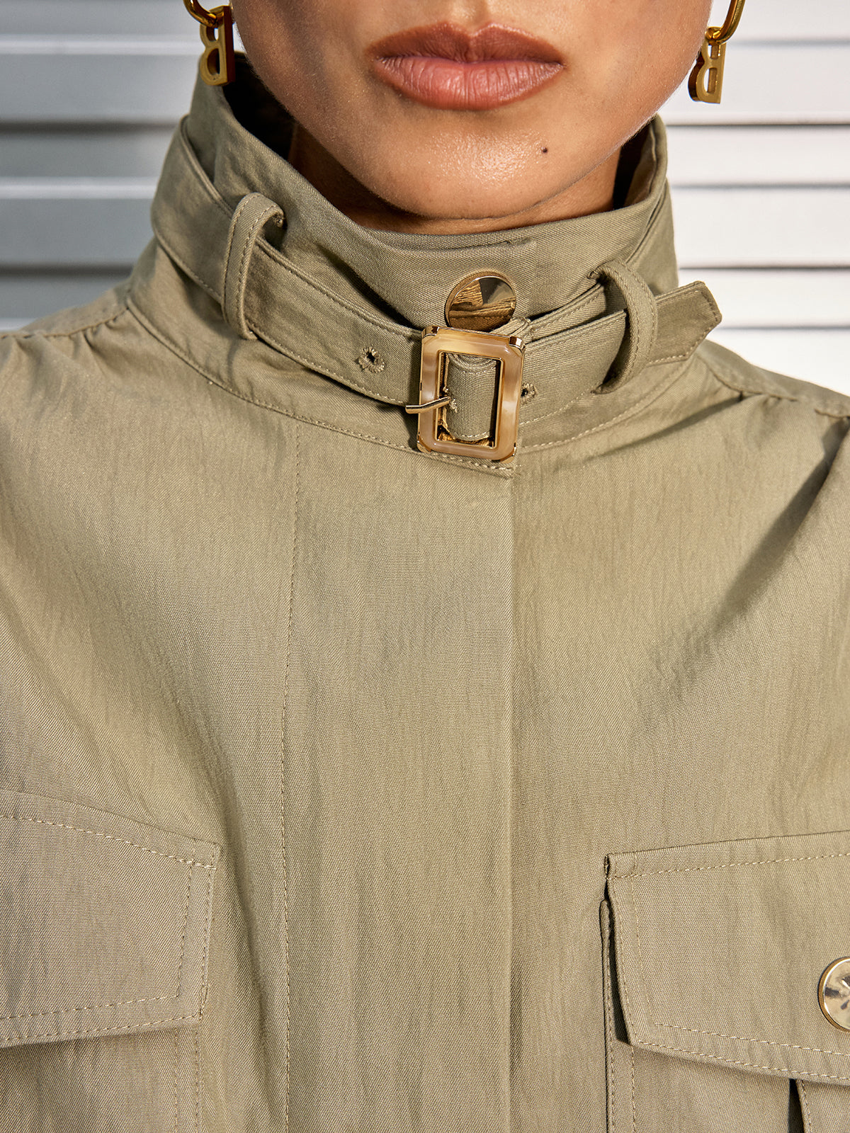 Kemerli Yaka Detaylı Pamuk Karışımlı Kısa Ceket