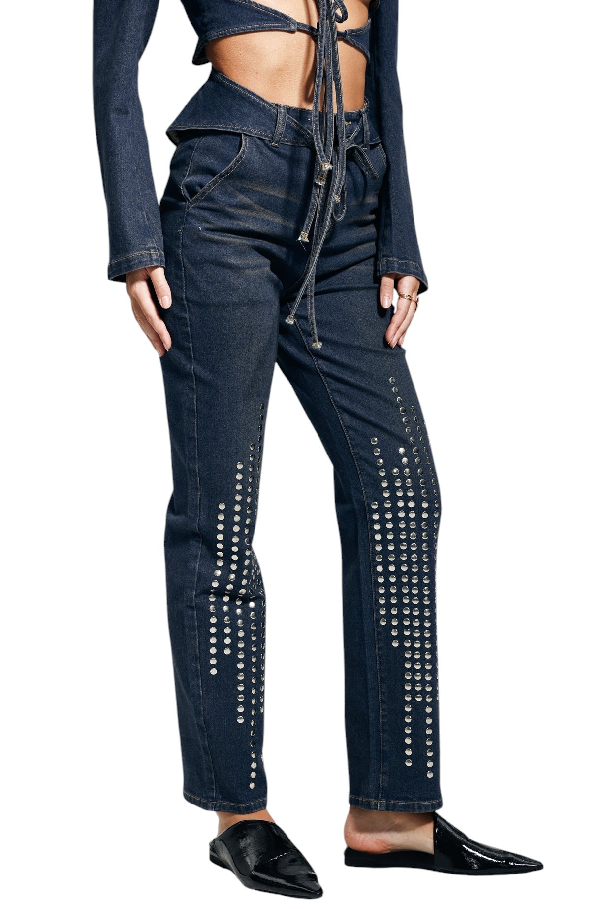 Bağcık Detaylı Zımbalı Jean