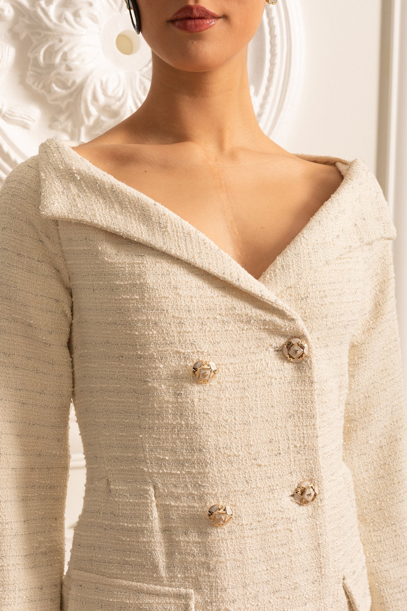 Kruvaze Dokulu, Dekoratif Altın Düğmeli Elbise