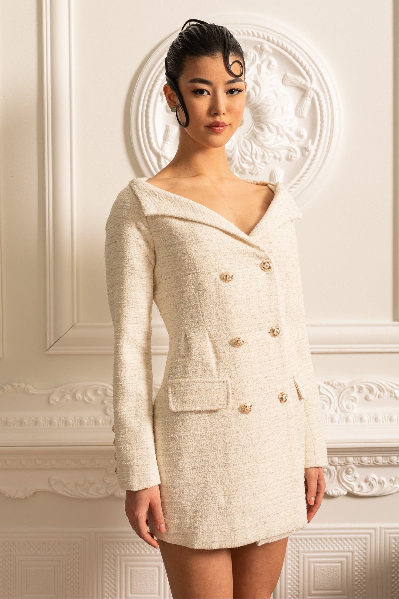 Kruvaze Dokulu, Dekoratif Altın Düğmeli Elbise