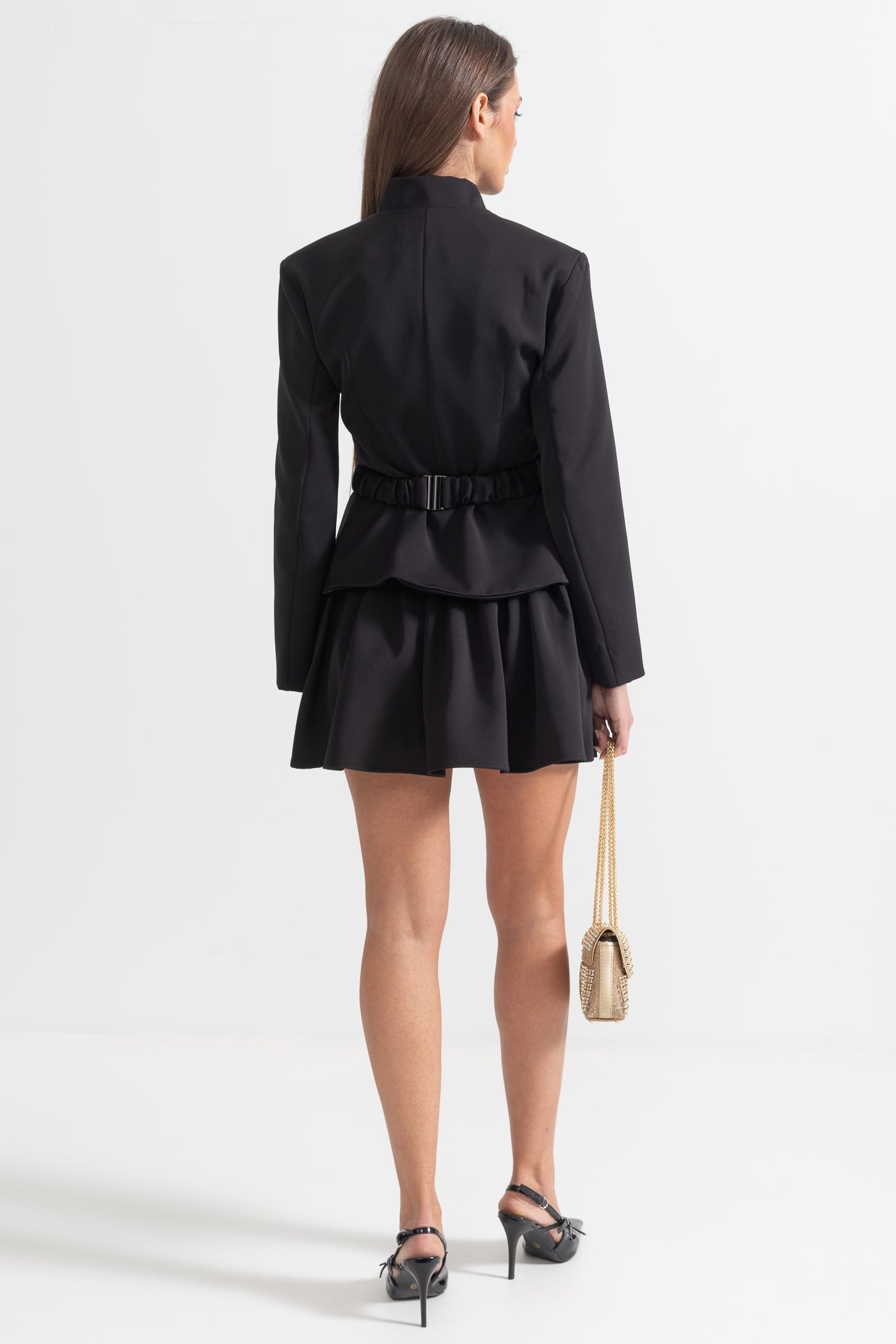 Fiyonklu ve Altın Düğmeli Siyah İkili Takım