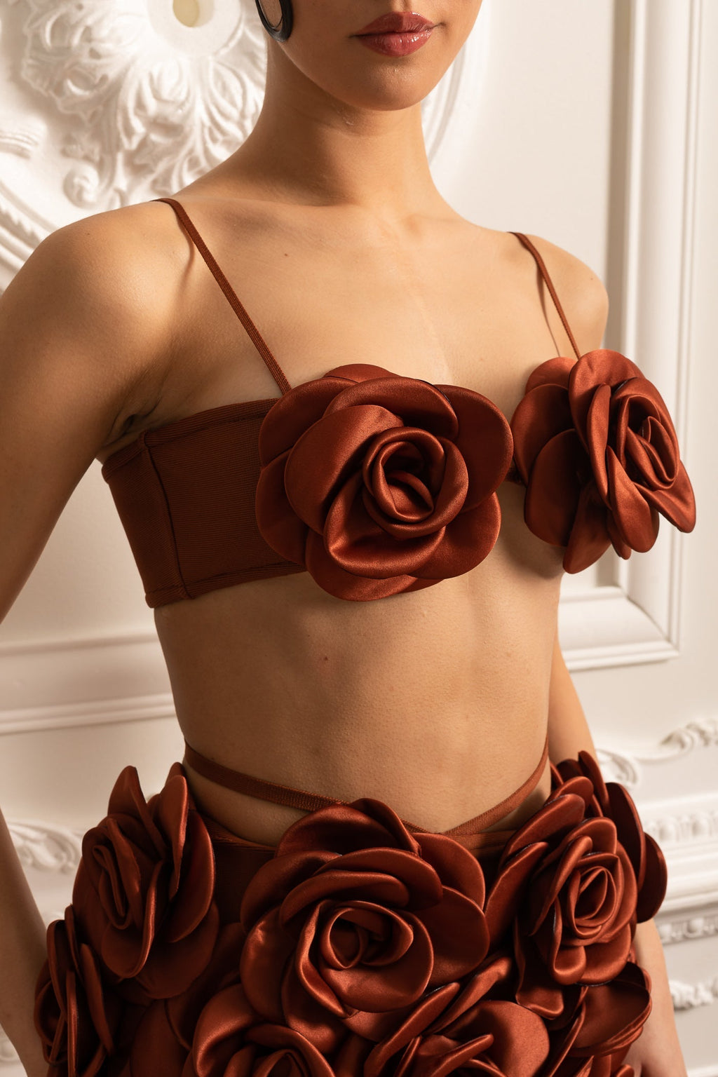 3D Çiçek Süslemeli Zarif Saten Eşofman Takımı