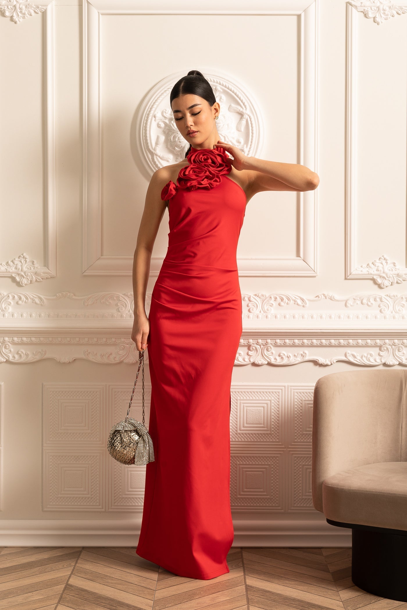 3 Boyutlu Güllü ve Yandan Yırtmaçlı Elbise - Kırmızı