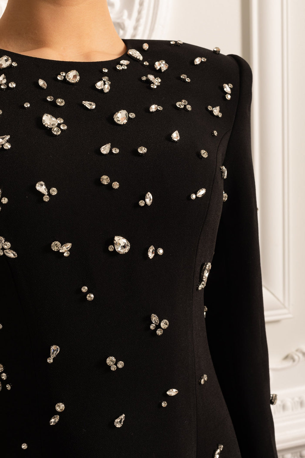 Işıltılı Süslemeli Zarif Uzun Elbise