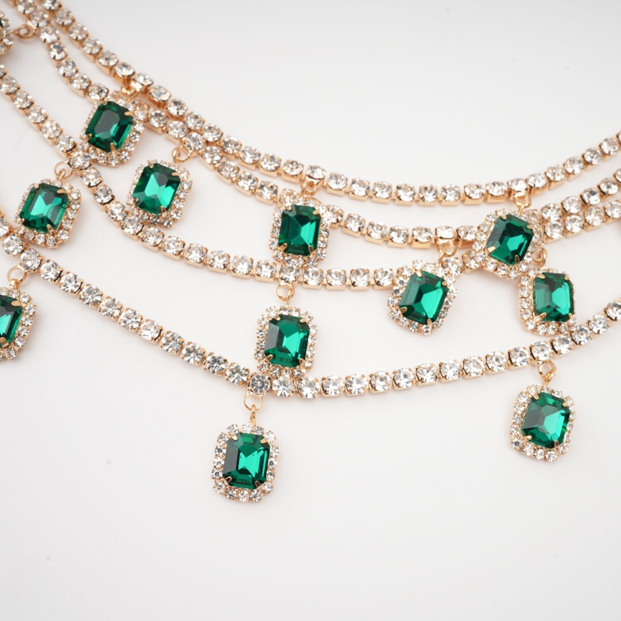 Frederica sıralı kristal kolye