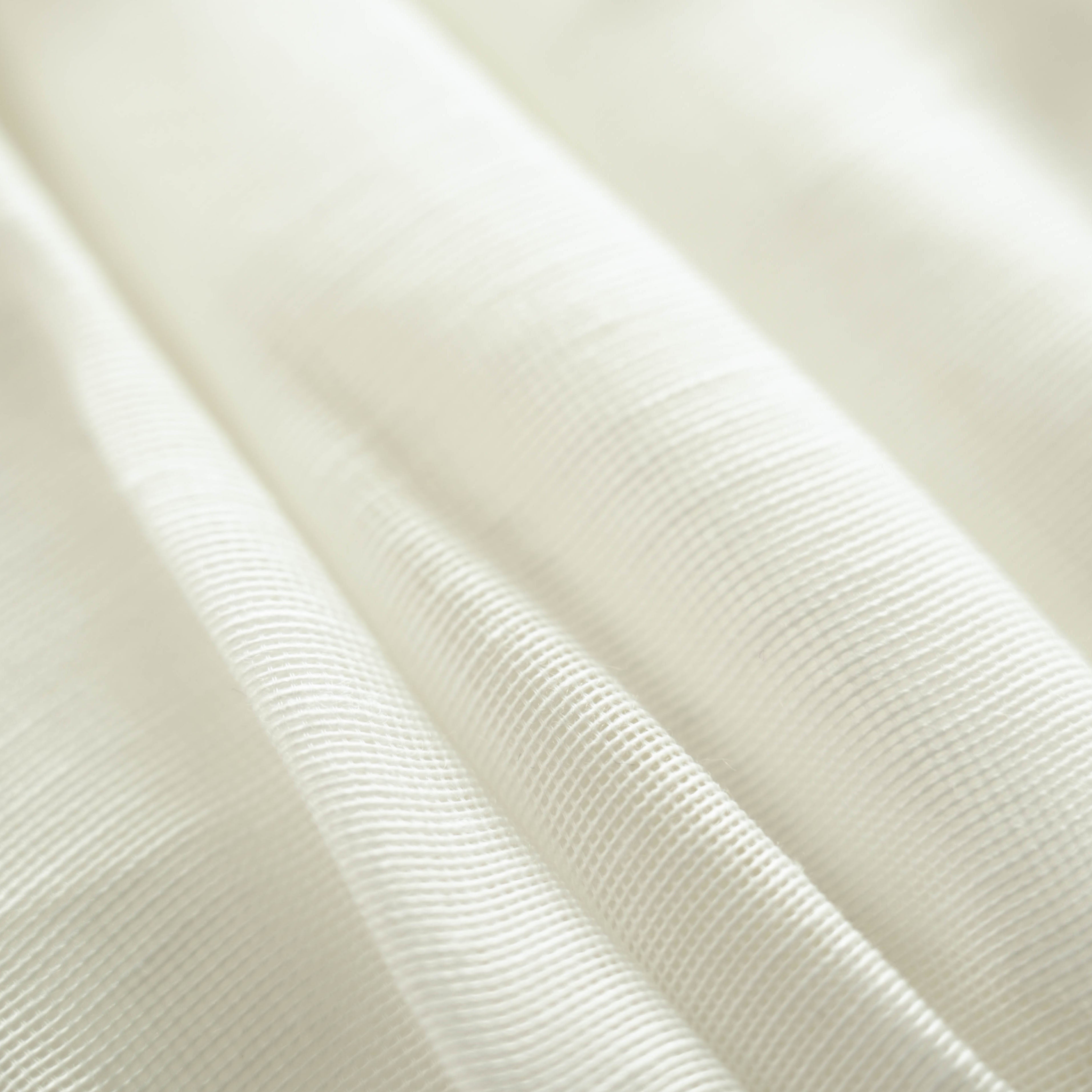 Dantelli Bedene Sahip Çiçek İşlemeli Midi Elbise