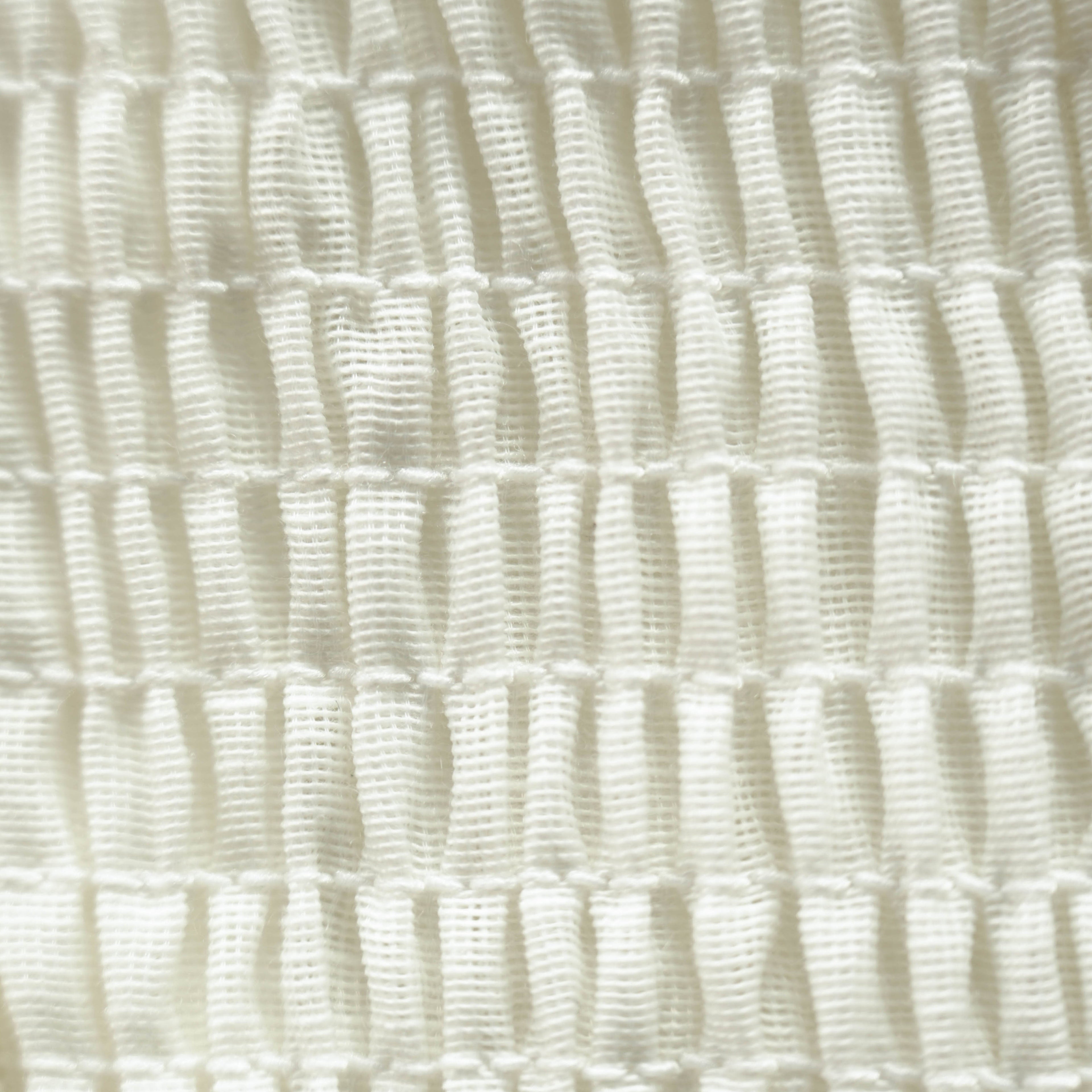 Dantelli Bedene Sahip Çiçek İşlemeli Midi Elbise