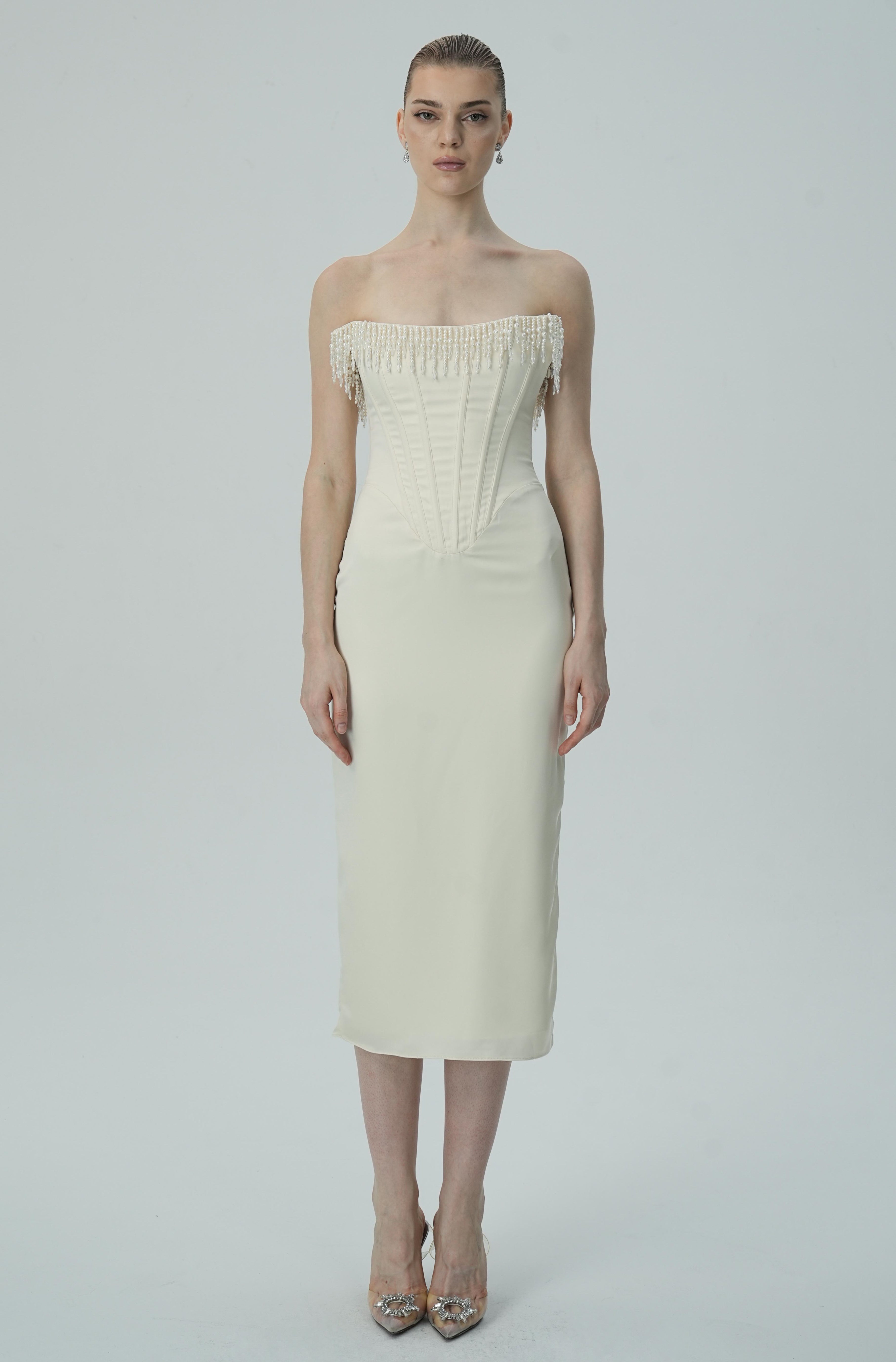 İnci Saçaklı Fildişi Omuzları Açık Midi Elbise