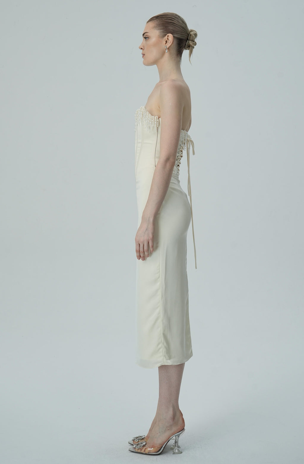 İnci Saçaklı Fildişi Omuzları Açık Midi Elbise