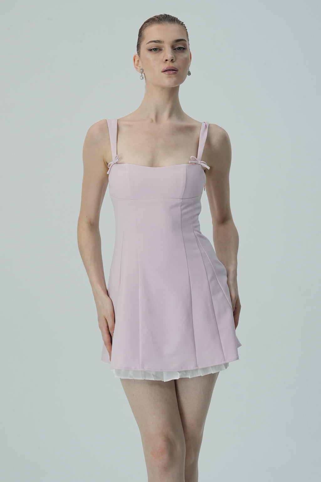 Fiyonk Askılı Yumuşak Pembe Mini Elbise