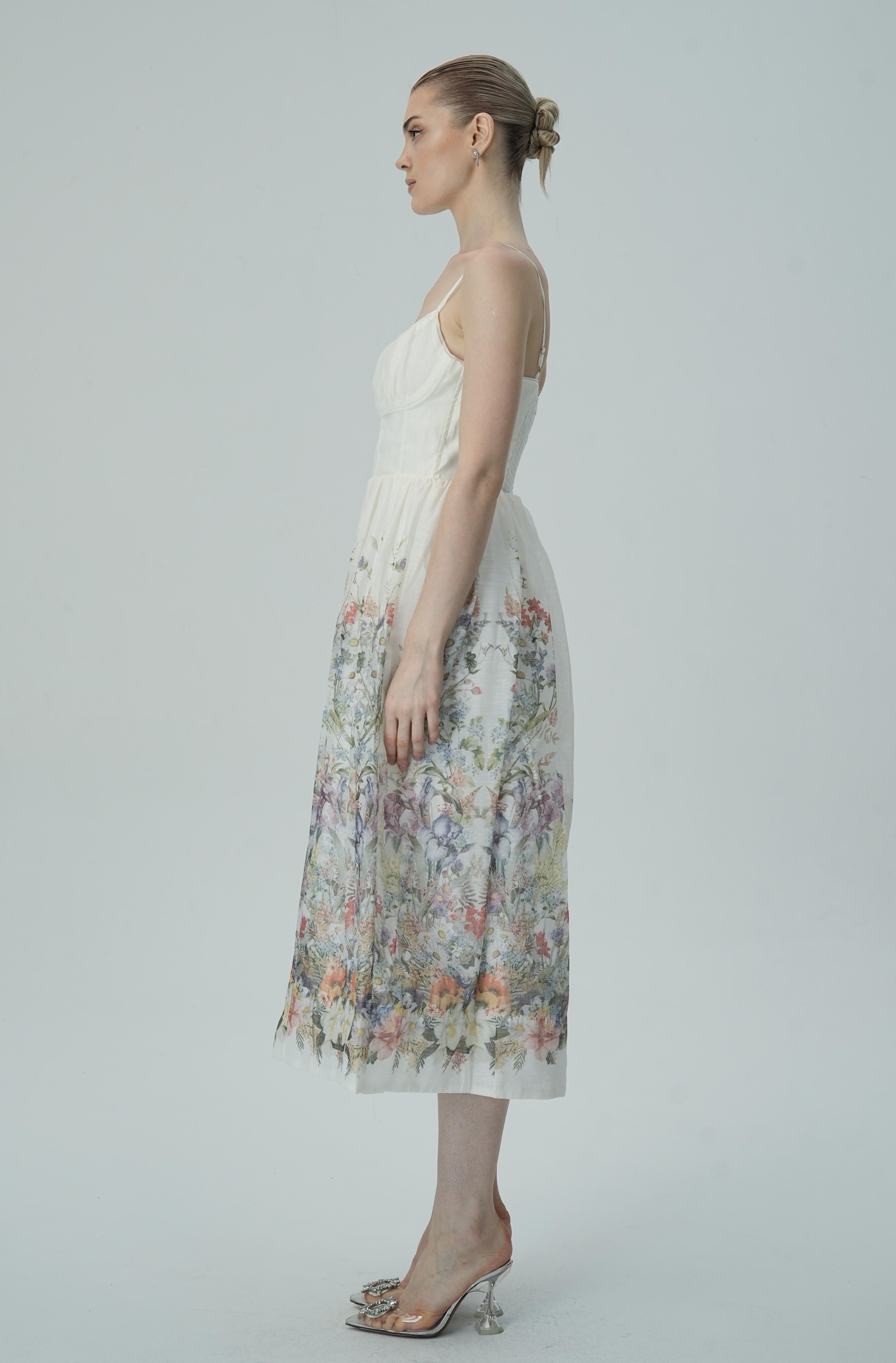 Dantelli Bedene Sahip Çiçek İşlemeli Midi Elbise