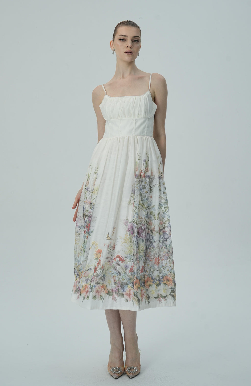 Dantelli Bedene Sahip Çiçek İşlemeli Midi Elbise