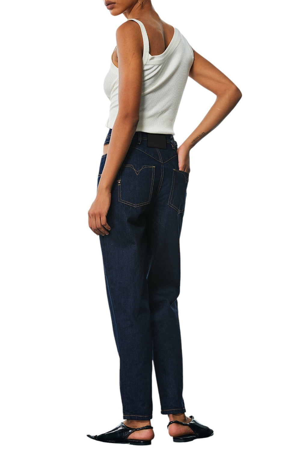 Kesik Detaylı Düz Kesim Jean