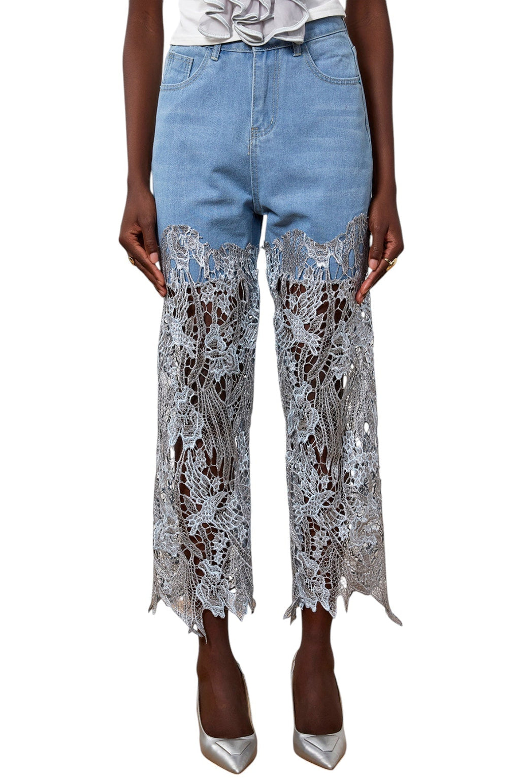 İşlemeli Kesik Çiçek Detaylı Jean