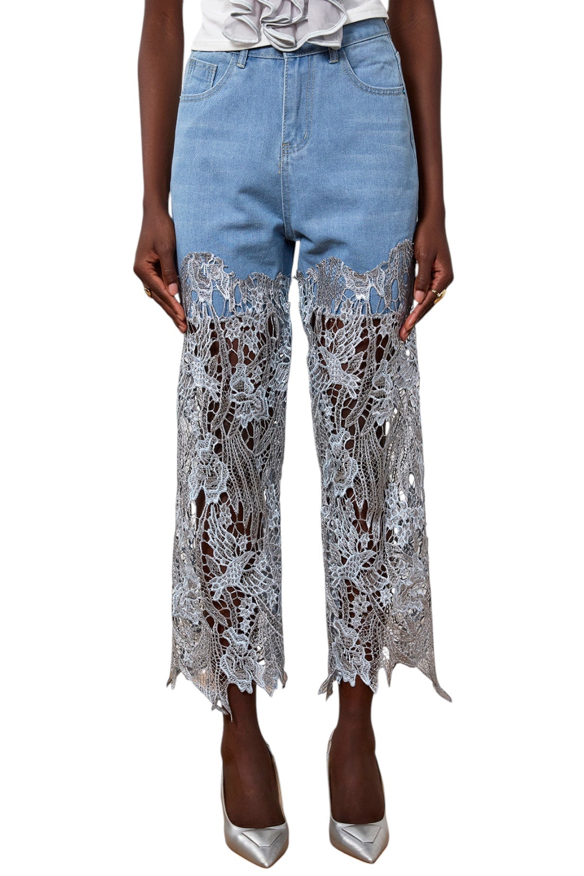 İşlemeli Kesik Çiçek Detaylı Jean