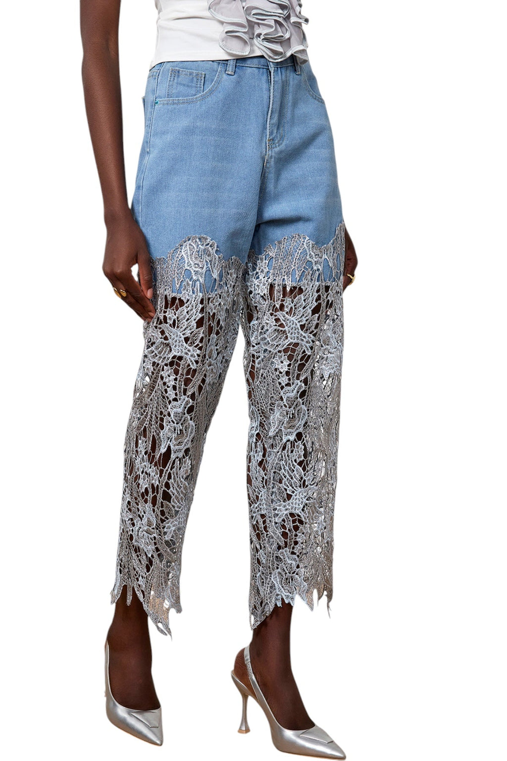 İşlemeli Kesik Çiçek Detaylı Jean