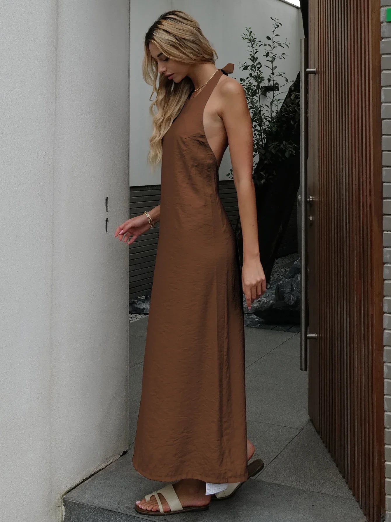 Salaş Boyundan Bağlamalı Elbise