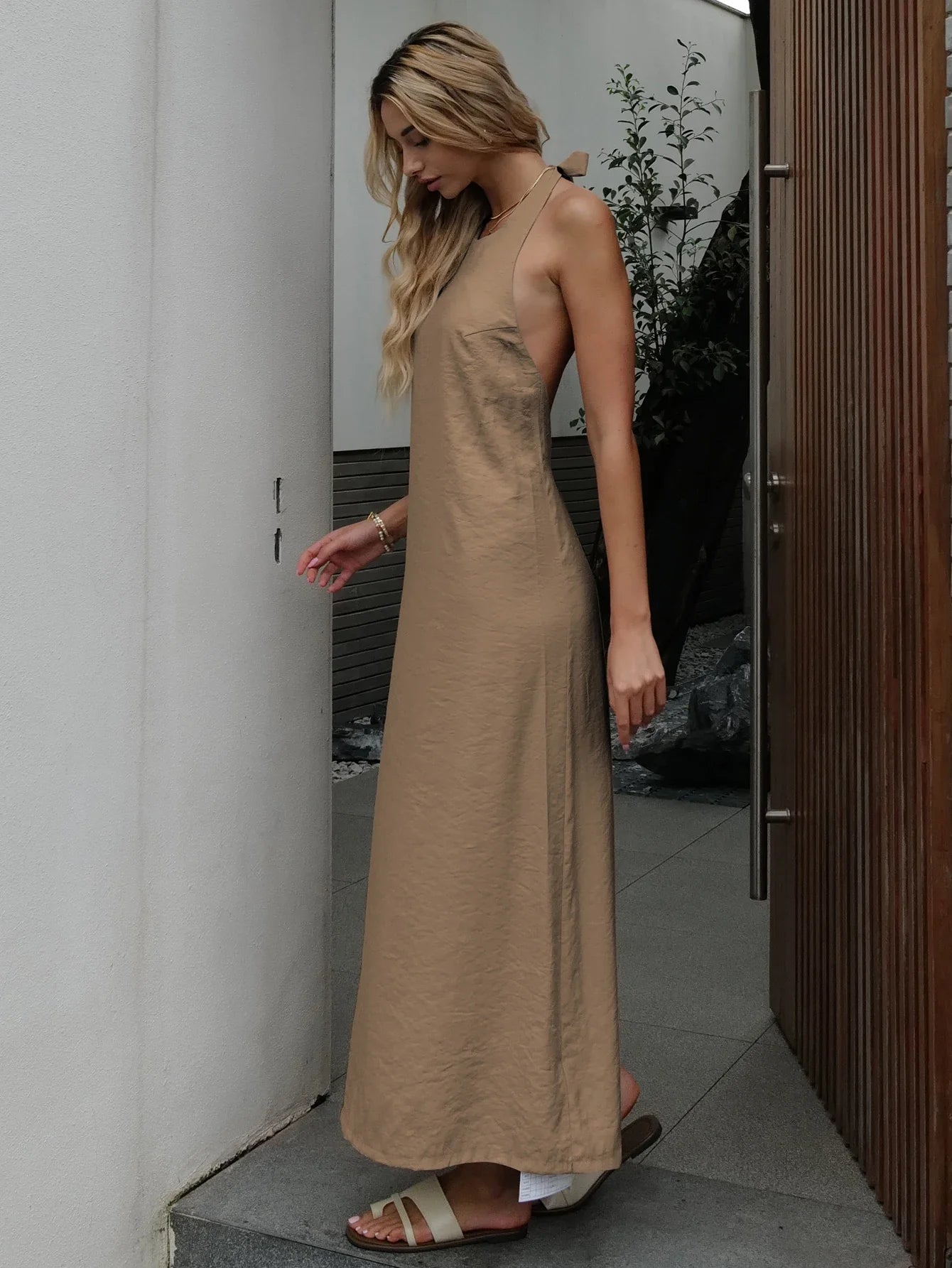 Salaş Boyundan Bağlamalı Elbise