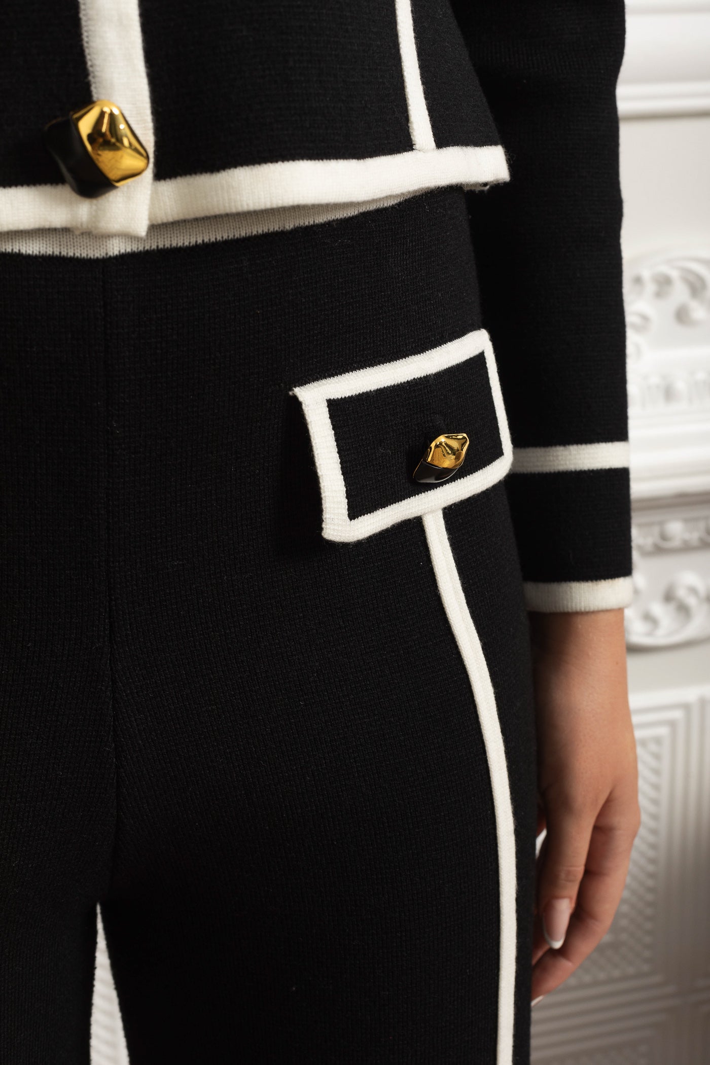 Kontrast Biyeli Siyah Takım