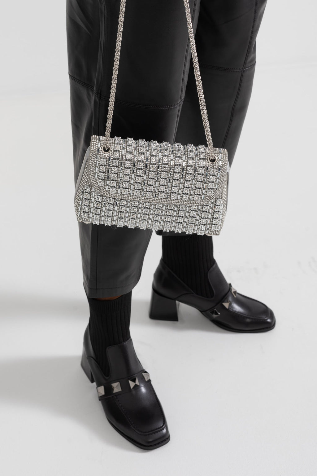 Pırıltılı Elmas Süslemeli Dokuma Çanta