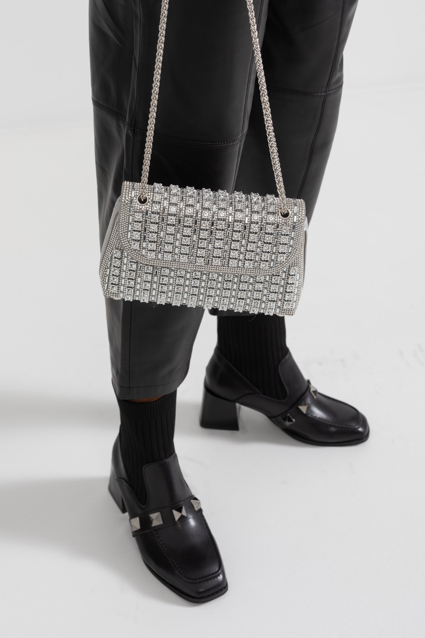 Pırıltılı Elmas Süslemeli Dokuma Çanta