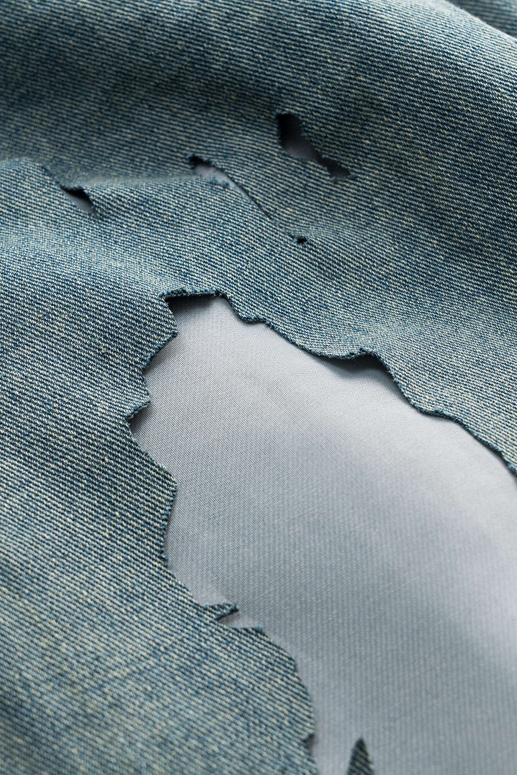 Denim Yama Detaylı File Düğmeli Cep Kesik Detaylı Geniş Paça Jean