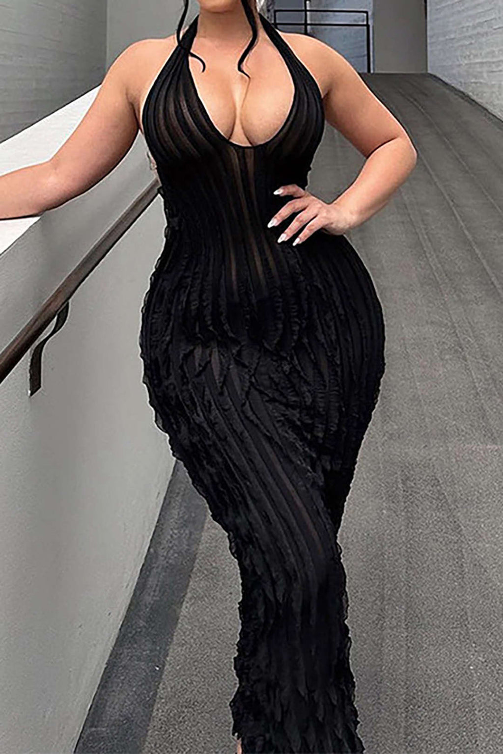 Şeffaf Volanlı Doku Halter Sırt Açık Maxi Elbise