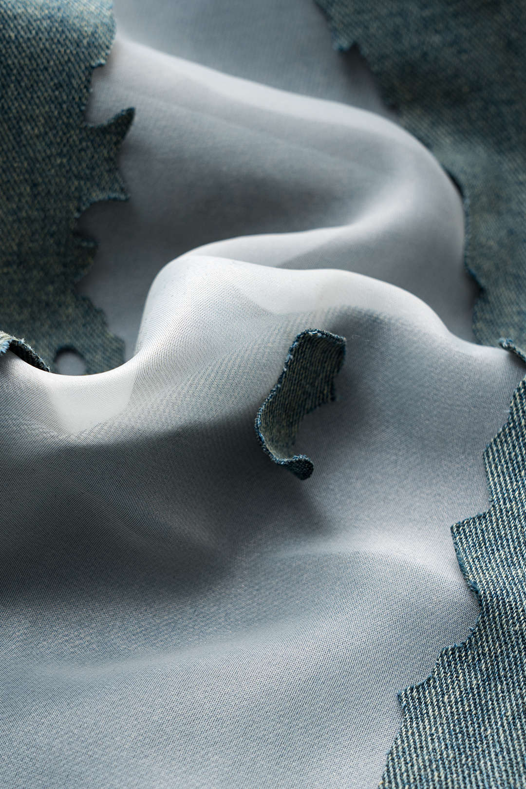 Denim Yama Detaylı File Düğmeli Cep Kesik Detaylı Geniş Paça Jean