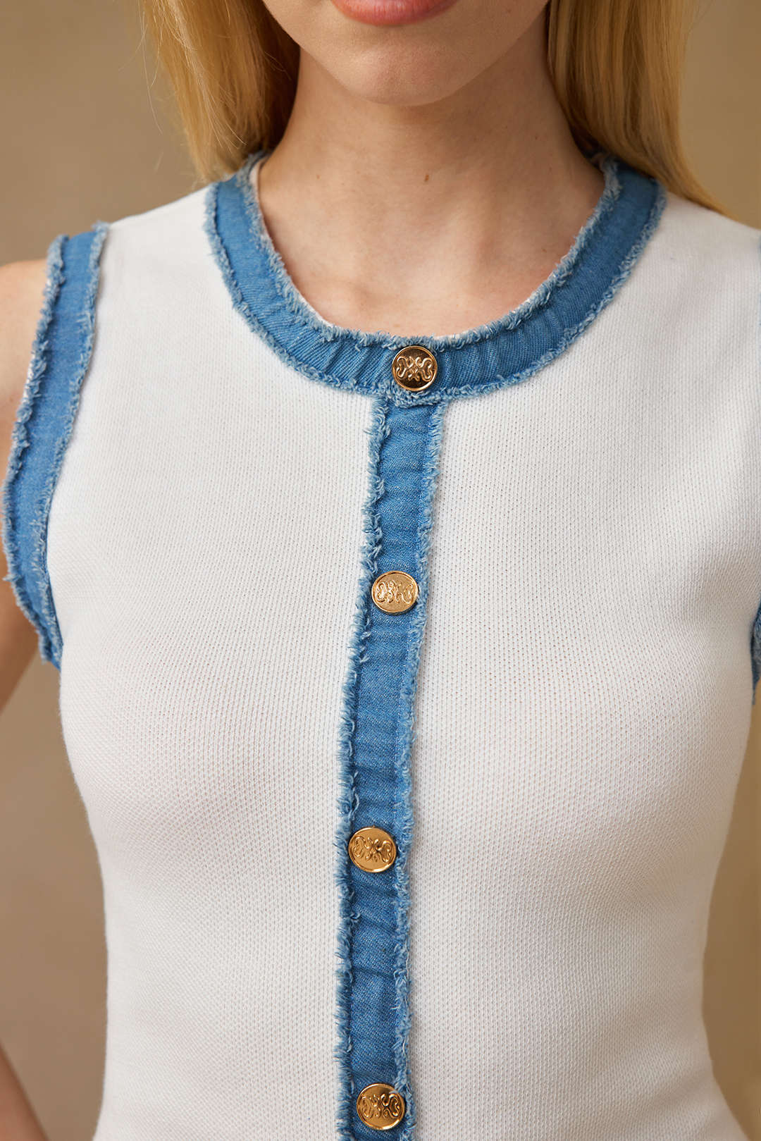 Triko Metalik Düğmeli Patiş İşlemeli Kolsuz Kazak Elbisesi