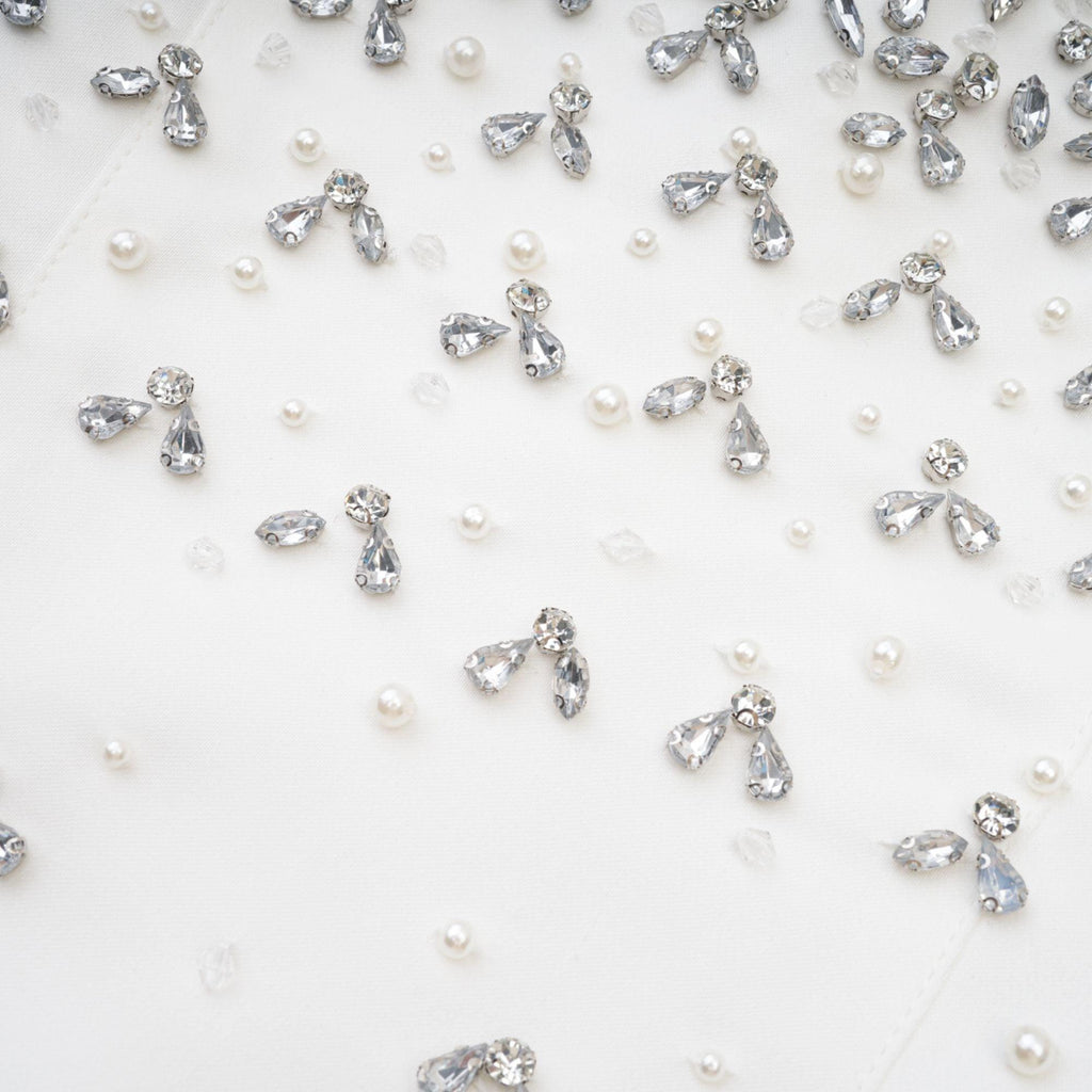 Radiance Elegance Beyaz Taş İşlemeli Straplez Mini Elbise