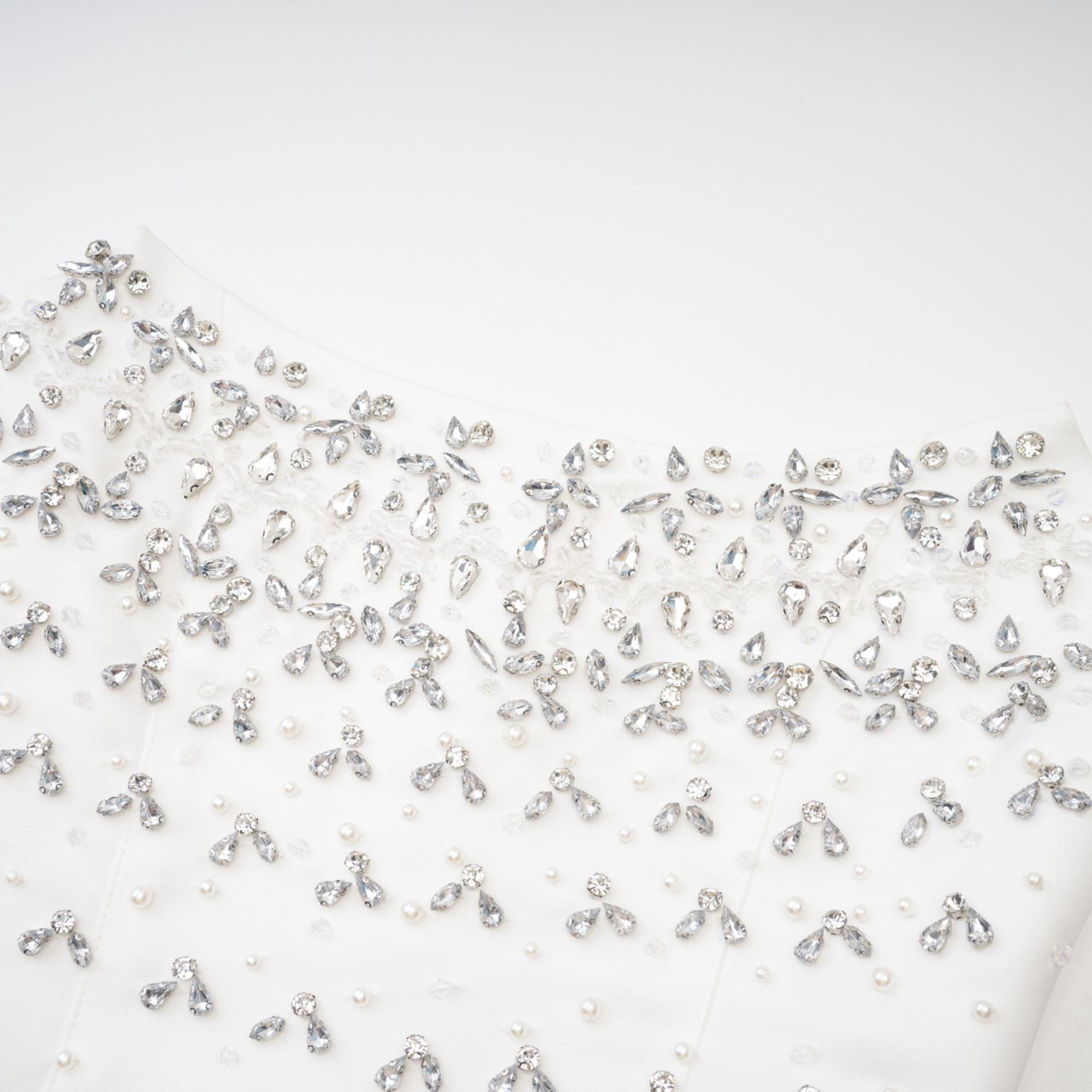 Radiance Elegance Beyaz Taş İşlemeli Straplez Mini Elbise