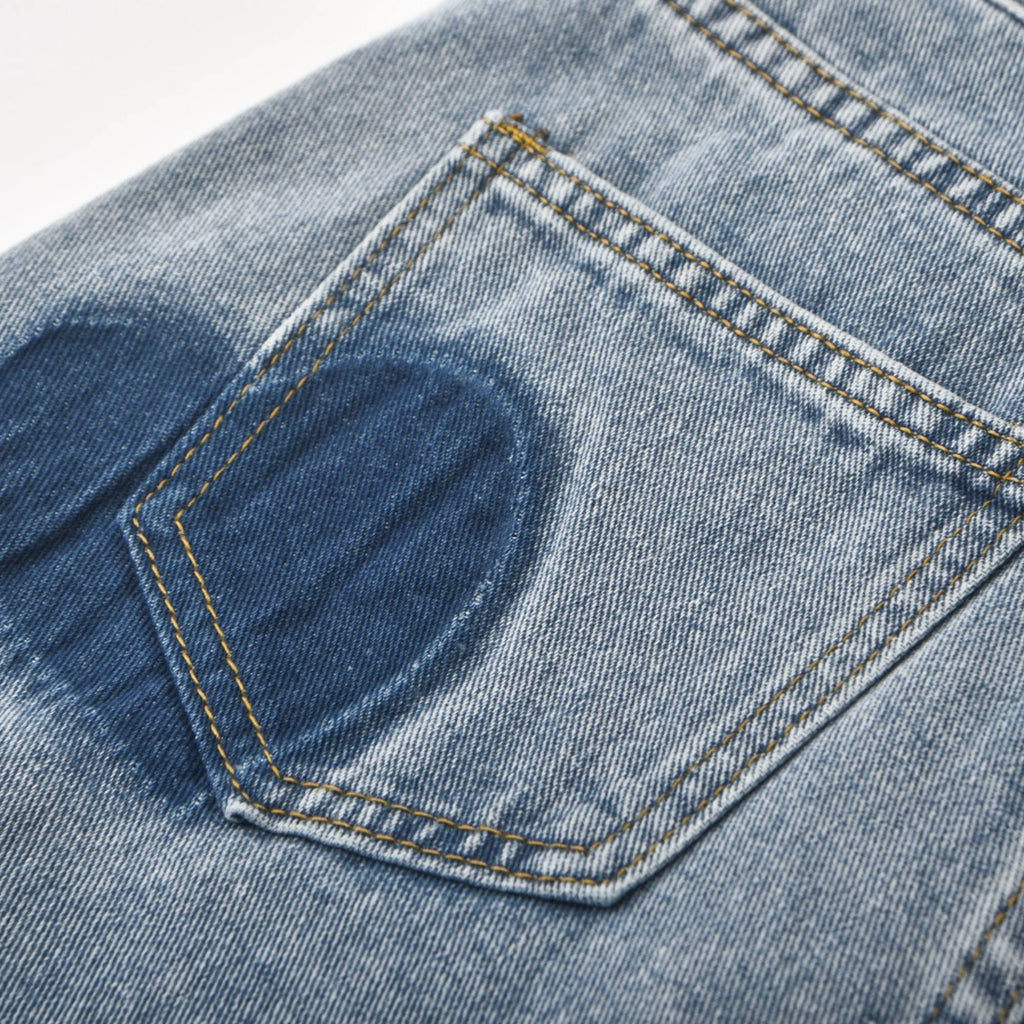 Kalp baskılı düz paça jean