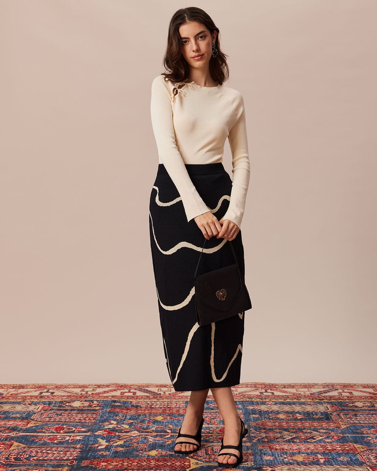 Bej Renkli Ribana Yırtmaçlı Bağlama Fiyonk Detaylı Triko Üst